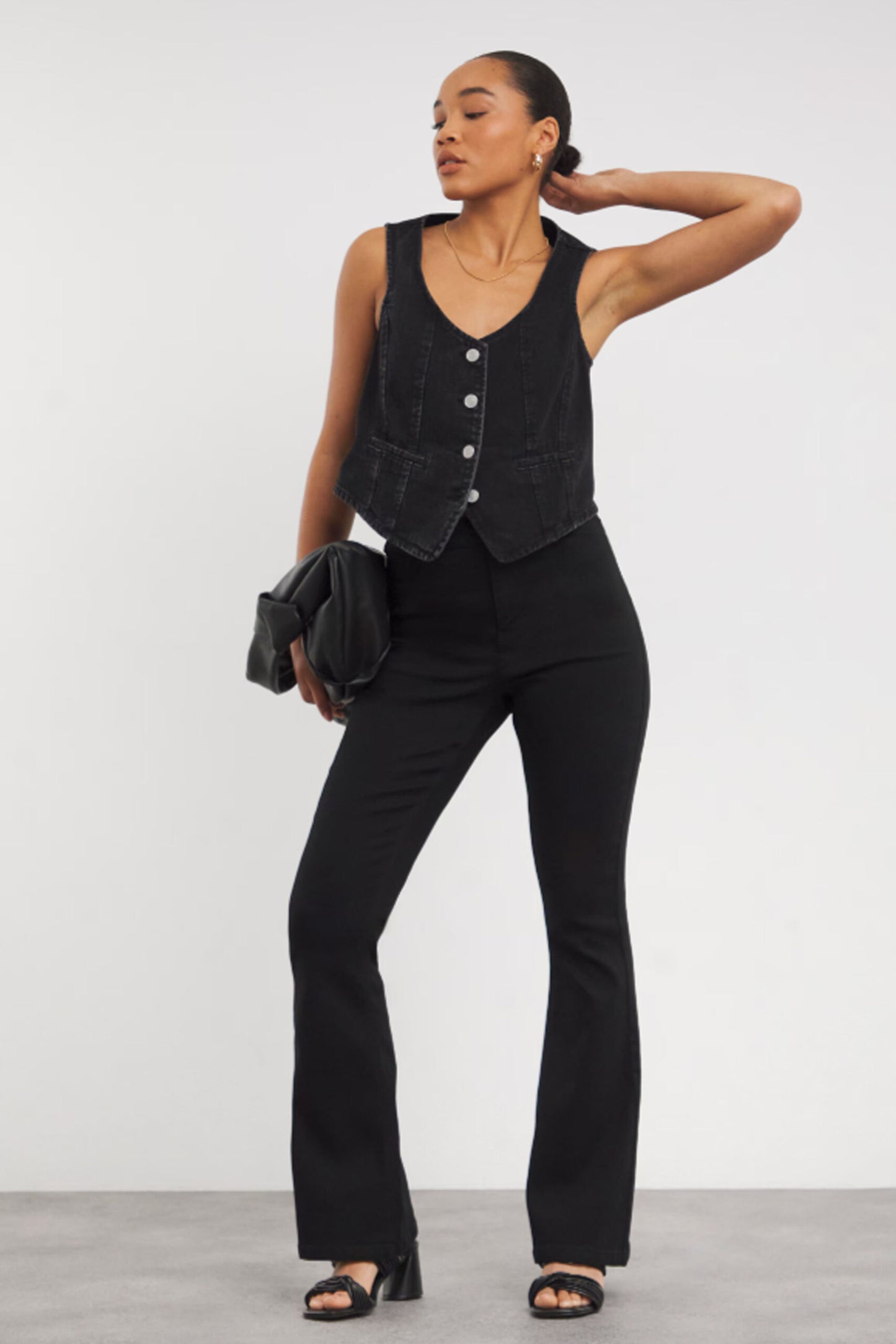 Black Flared Highwaist Super Stretch Jean