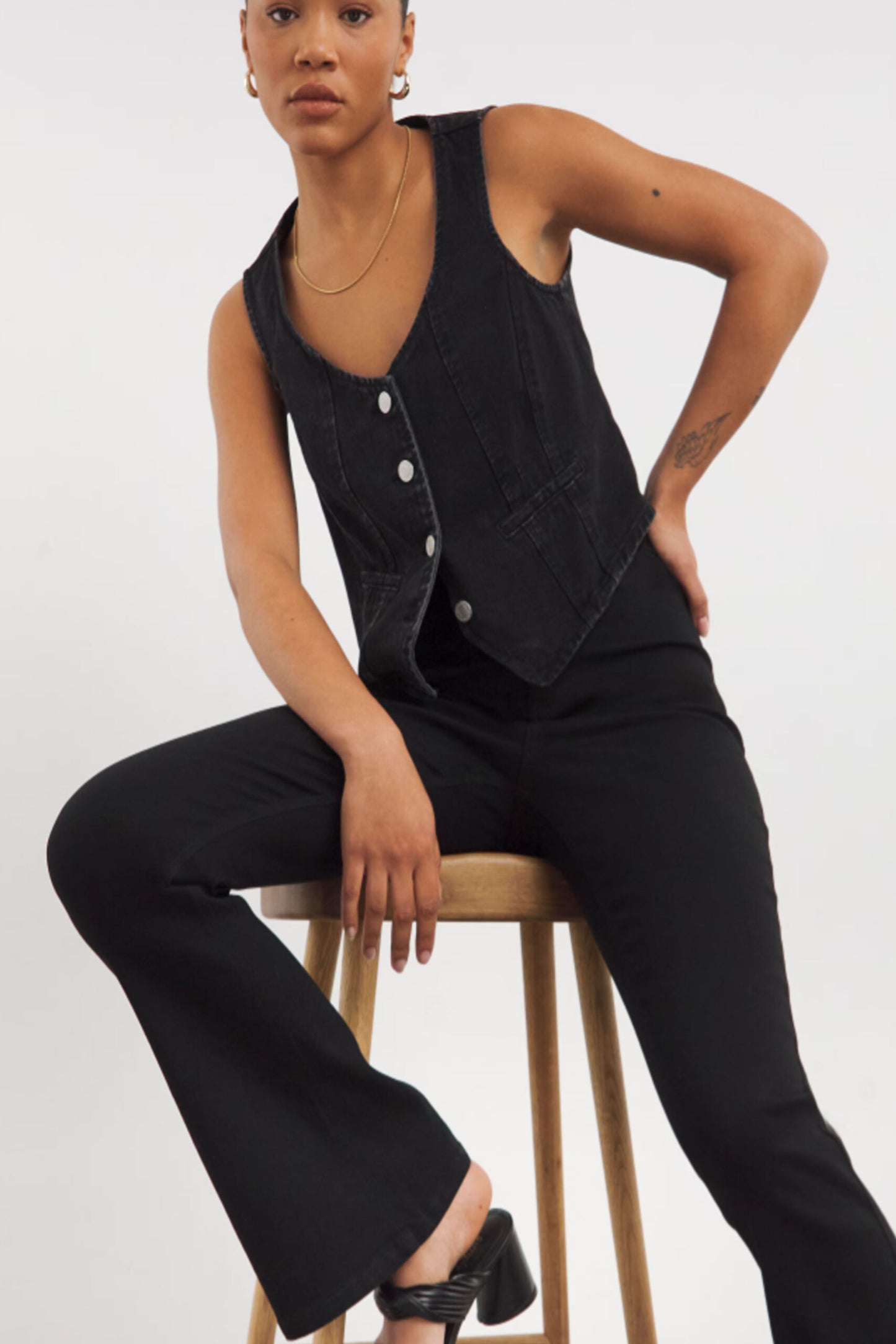 Black Flared Highwaist Super Stretch Jean