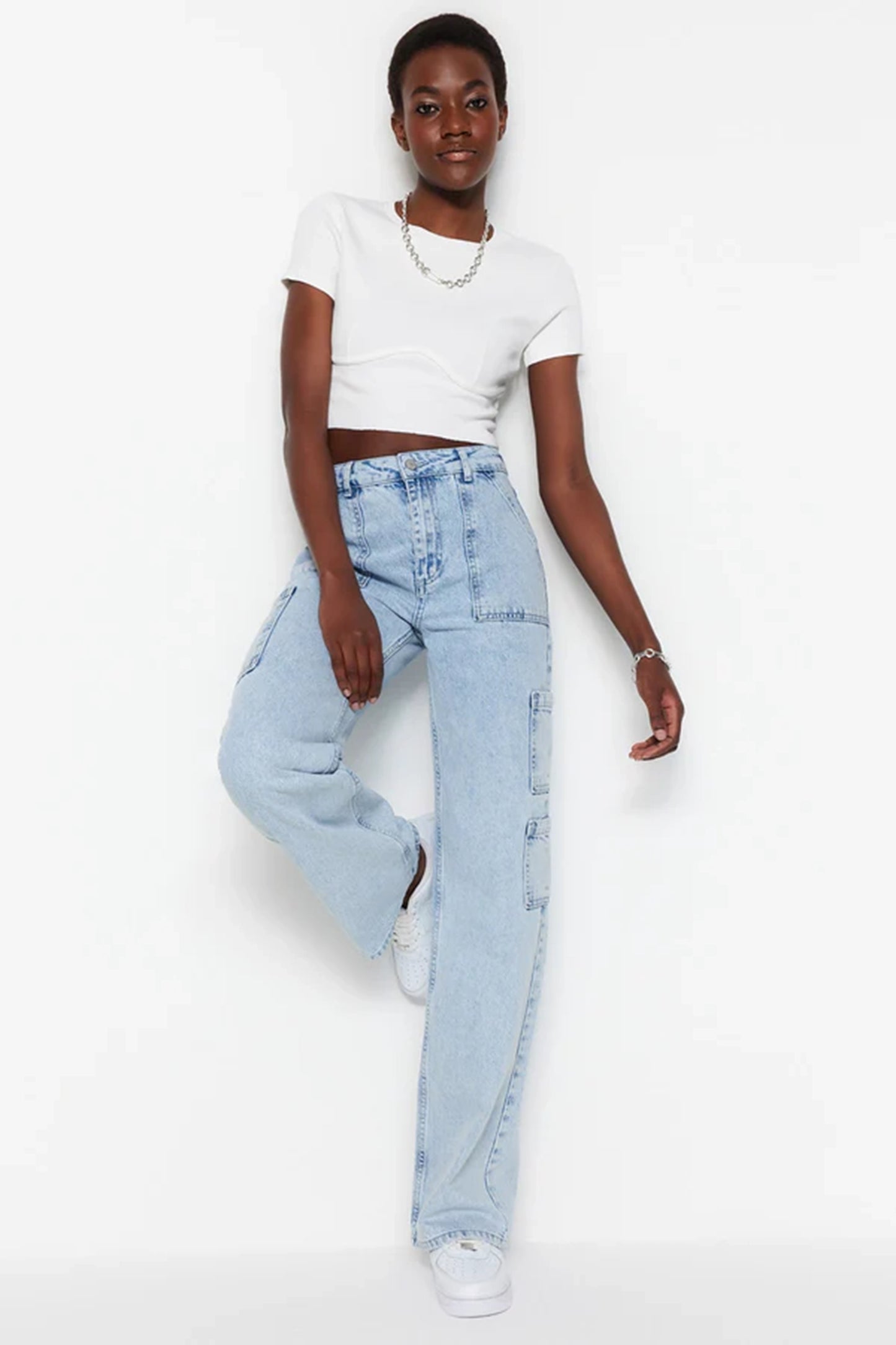 High-Waist Wide Leg Cargo Jeans – Light Wash