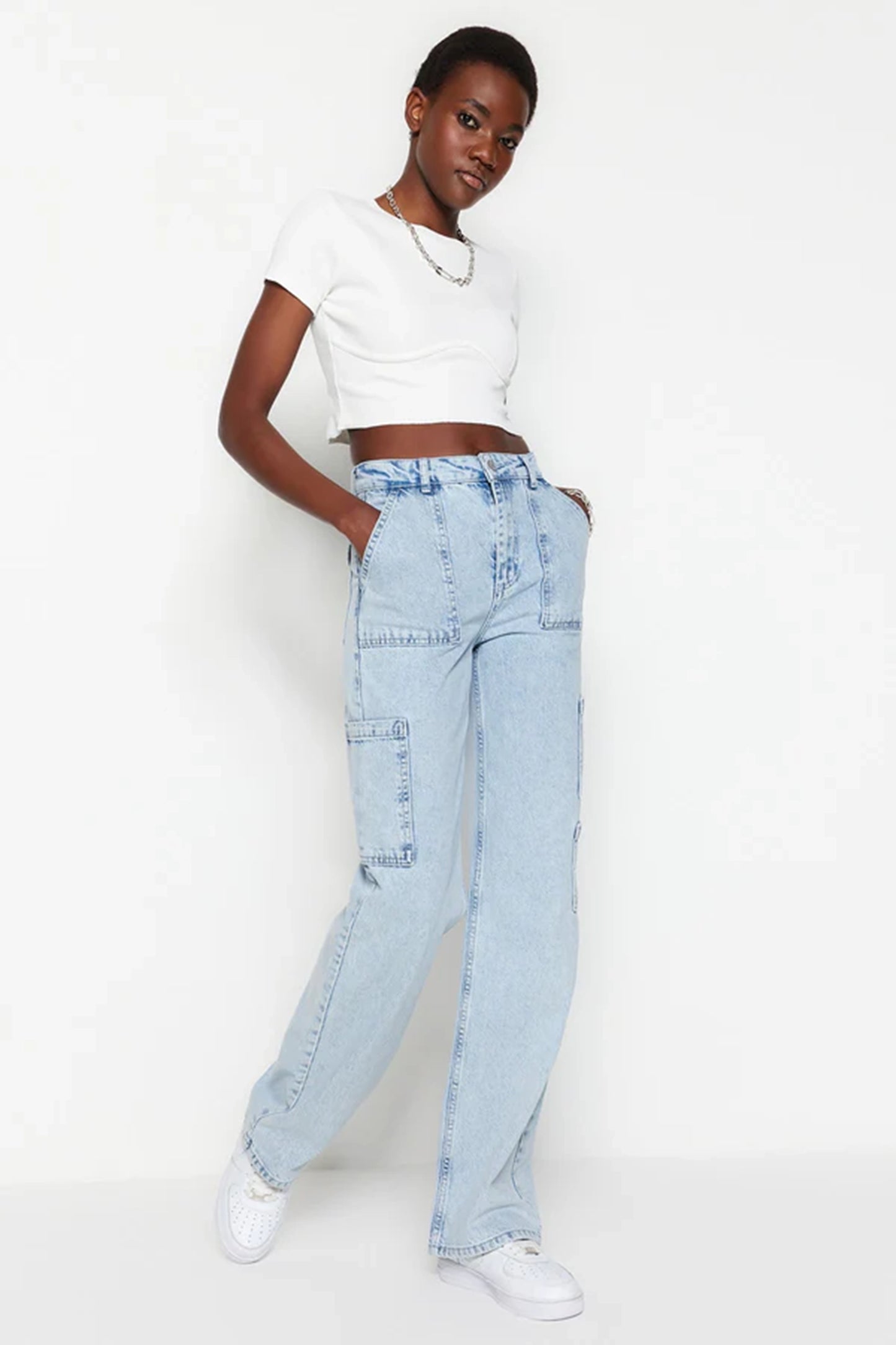 High-Waist Wide Leg Cargo Jeans – Light Wash