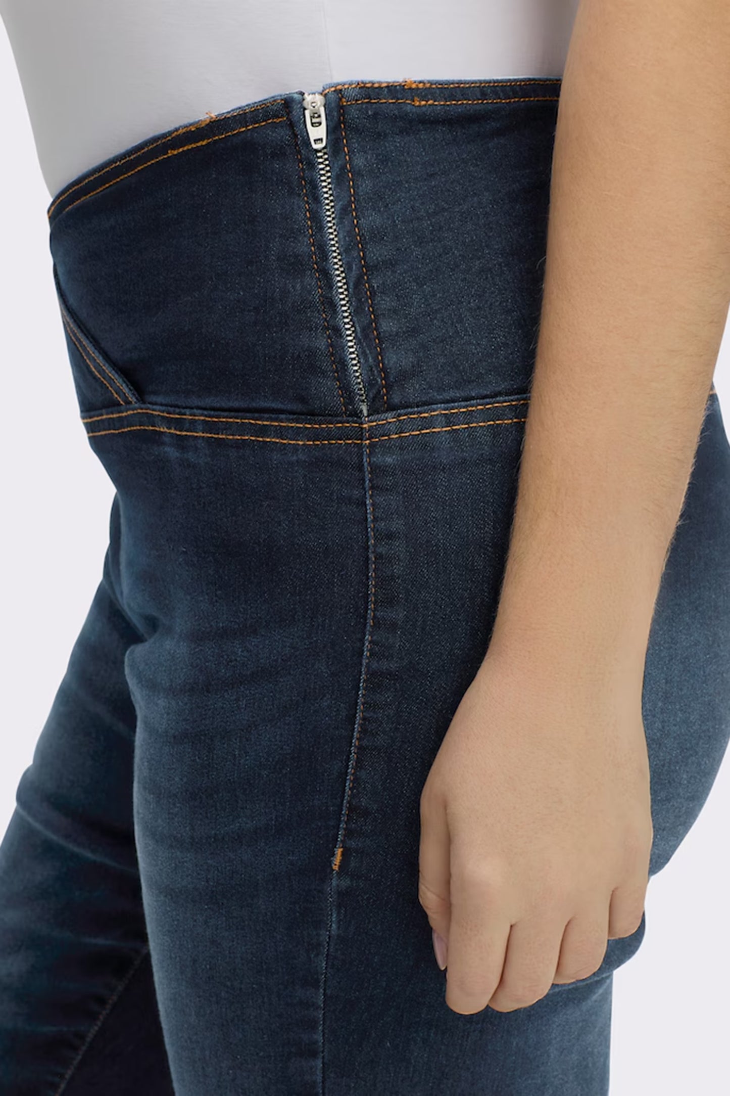 Stretch jeans with overlapping waistband