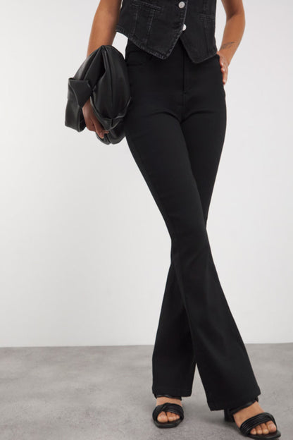 Black Flared Highwaist Super Stretch Jean