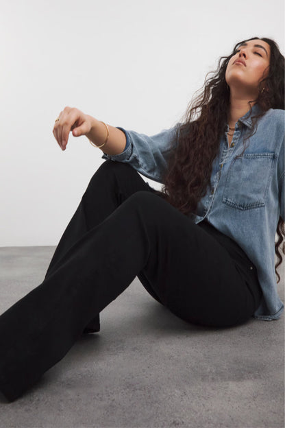 Black Flared Highwaist Super Stretch Jean