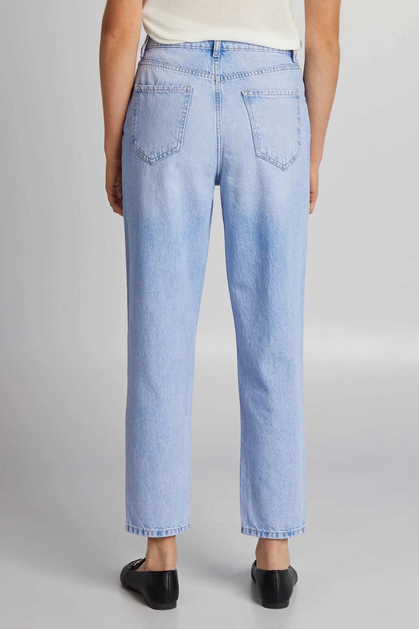 Mom's button-up stone washed  jeans