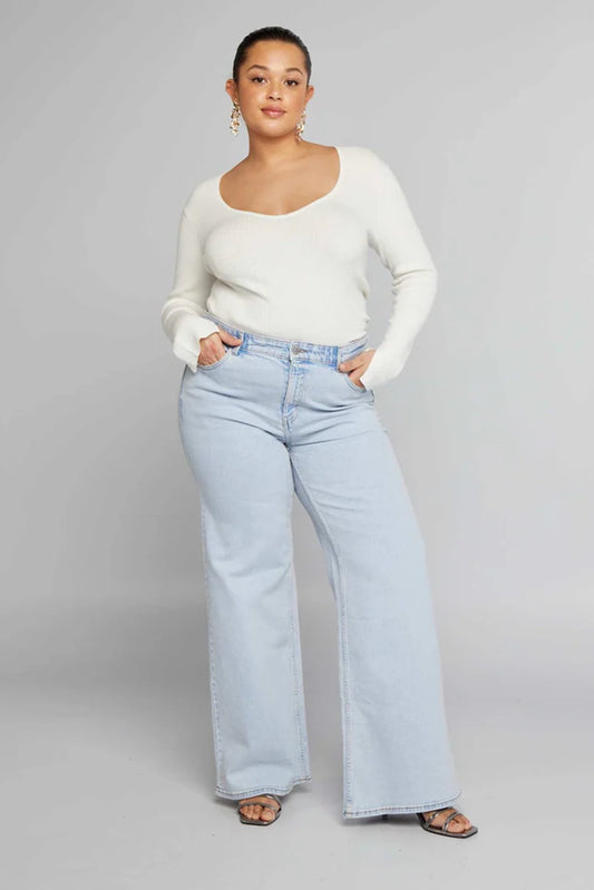 Wide-leg jeans with a high waist