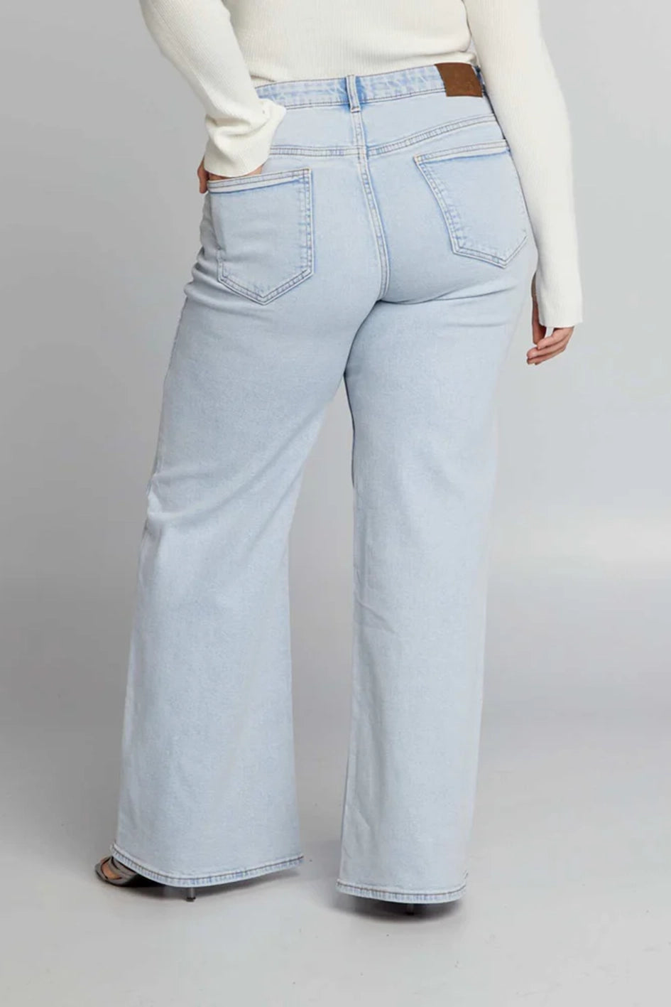 Wide-leg jeans with a high waist