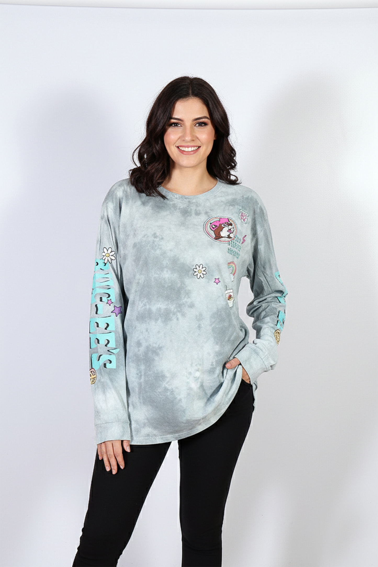 Buc-ee’s "It's a Kinda Day" Women's Plus Size  Long-Sleeve Shirt – Grey Tie-Dye