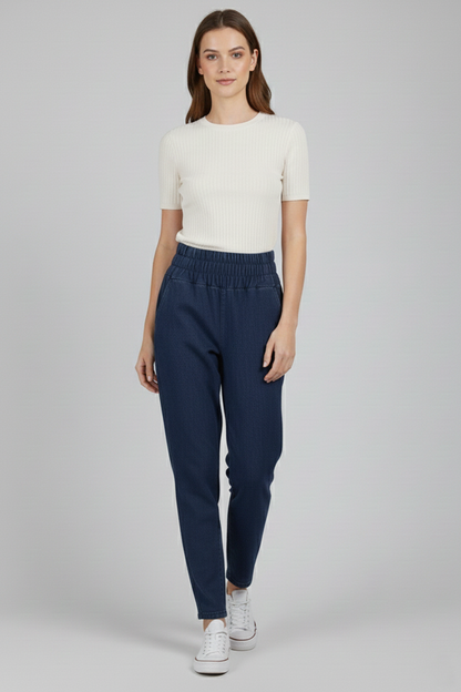 Women's Dark Wash Pull-On jeggings