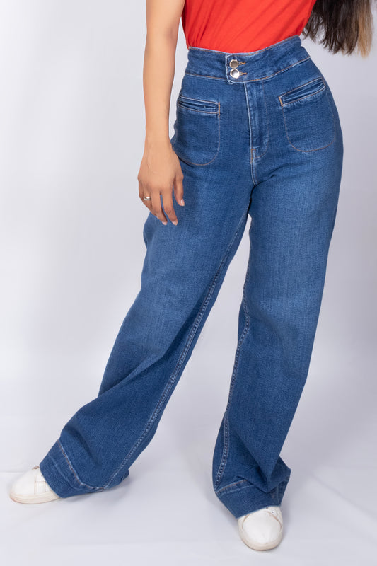 Dual-Button Wide-Legged Jeans
