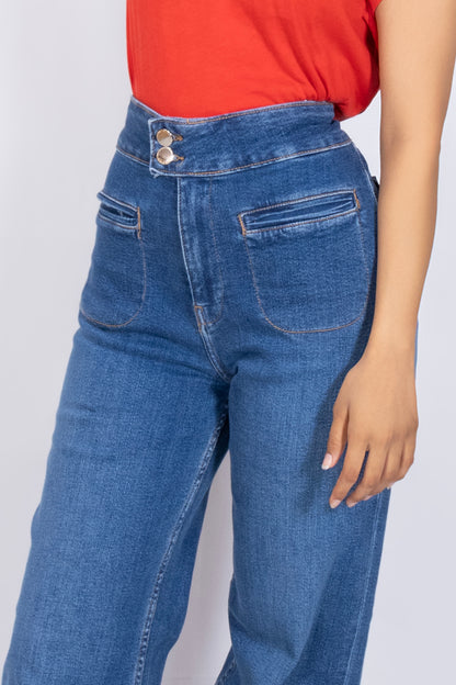 Dual-Button Wide-Legged Jeans