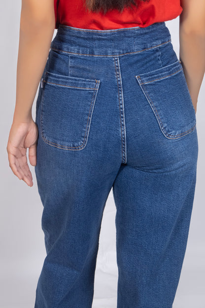Dual-Button Wide-Legged Jeans