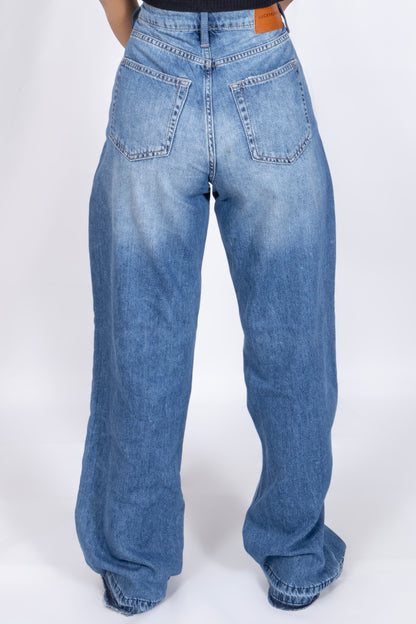 High‑Rise Wide‑Legged Jeans