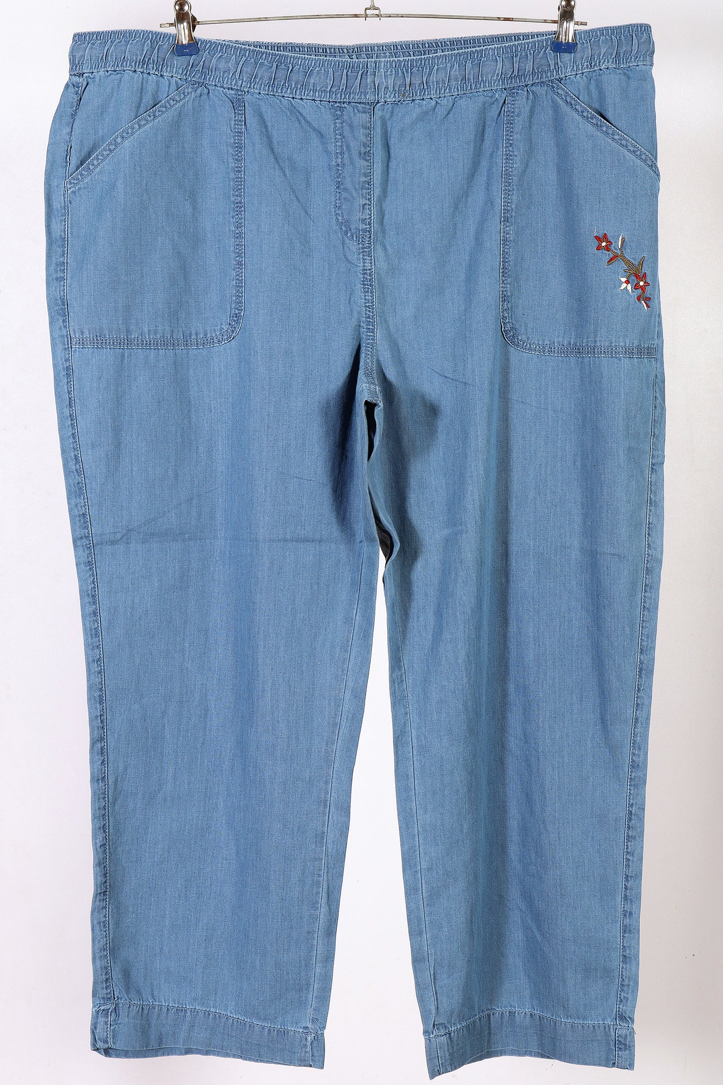 Women’s Premium Light-Wash Denim Pull-On Pants – Floral Embroidery Edition