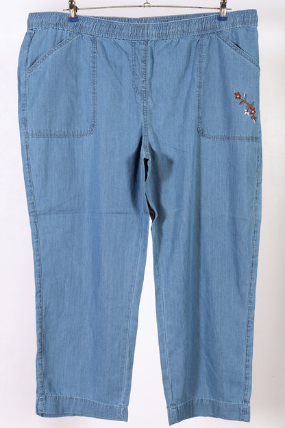 Women’s Premium Light-Wash Denim Pull-On Pants – Floral Embroidery Edition