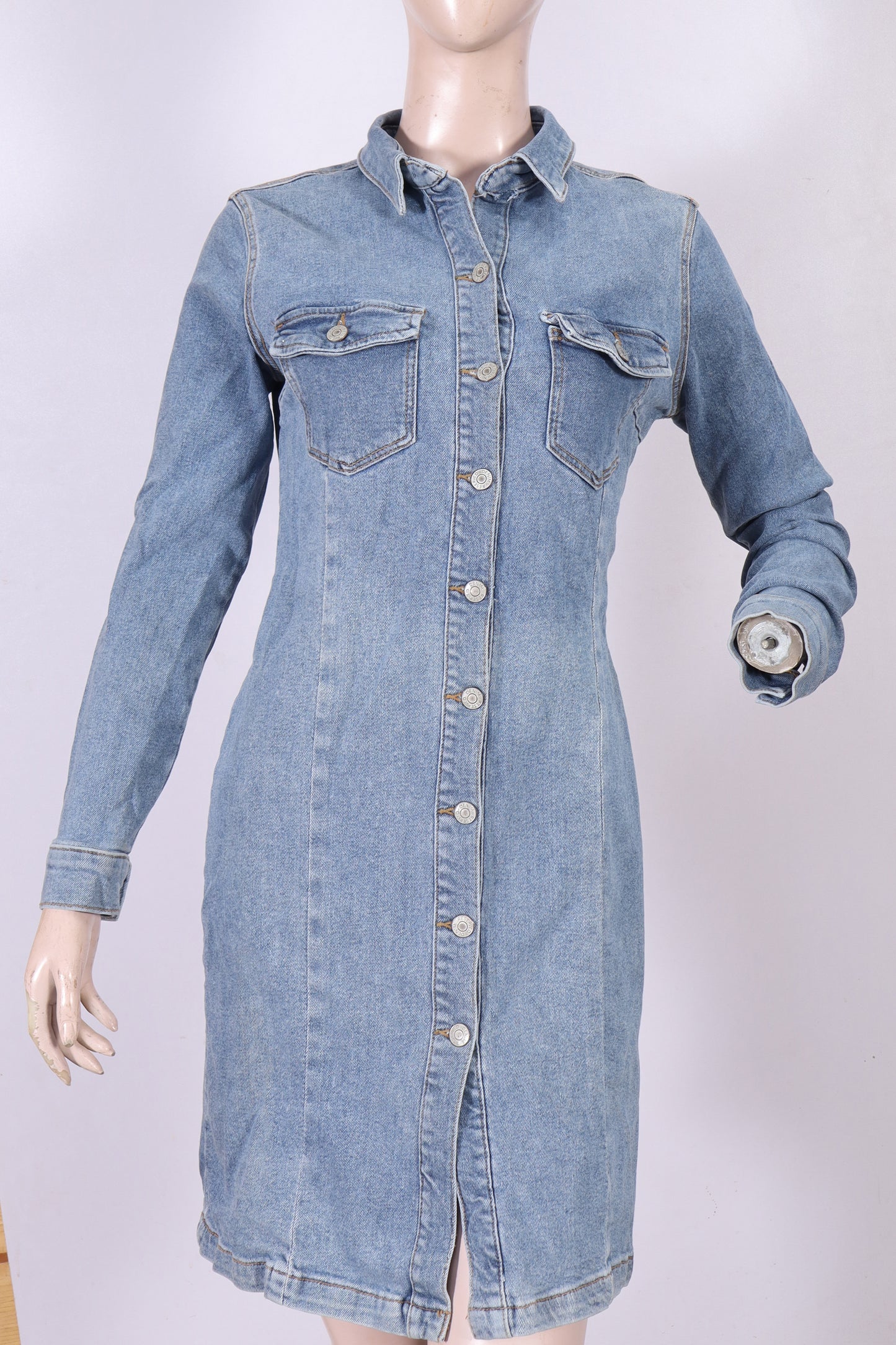 Denim Long-Sleeve Shirt Dress – Stylish & Comfortable