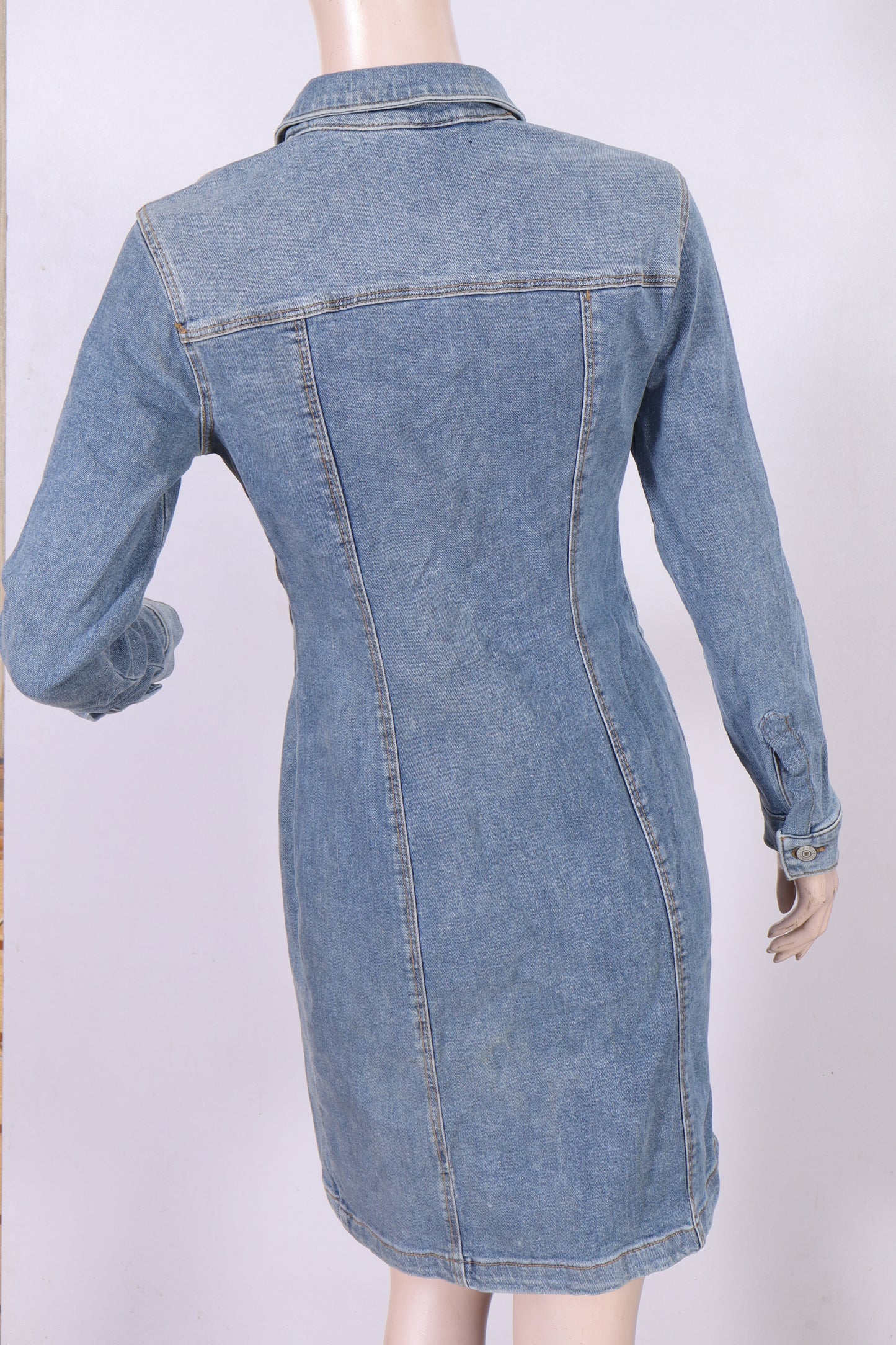 Denim Long-Sleeve Shirt Dress – Stylish & Comfortable