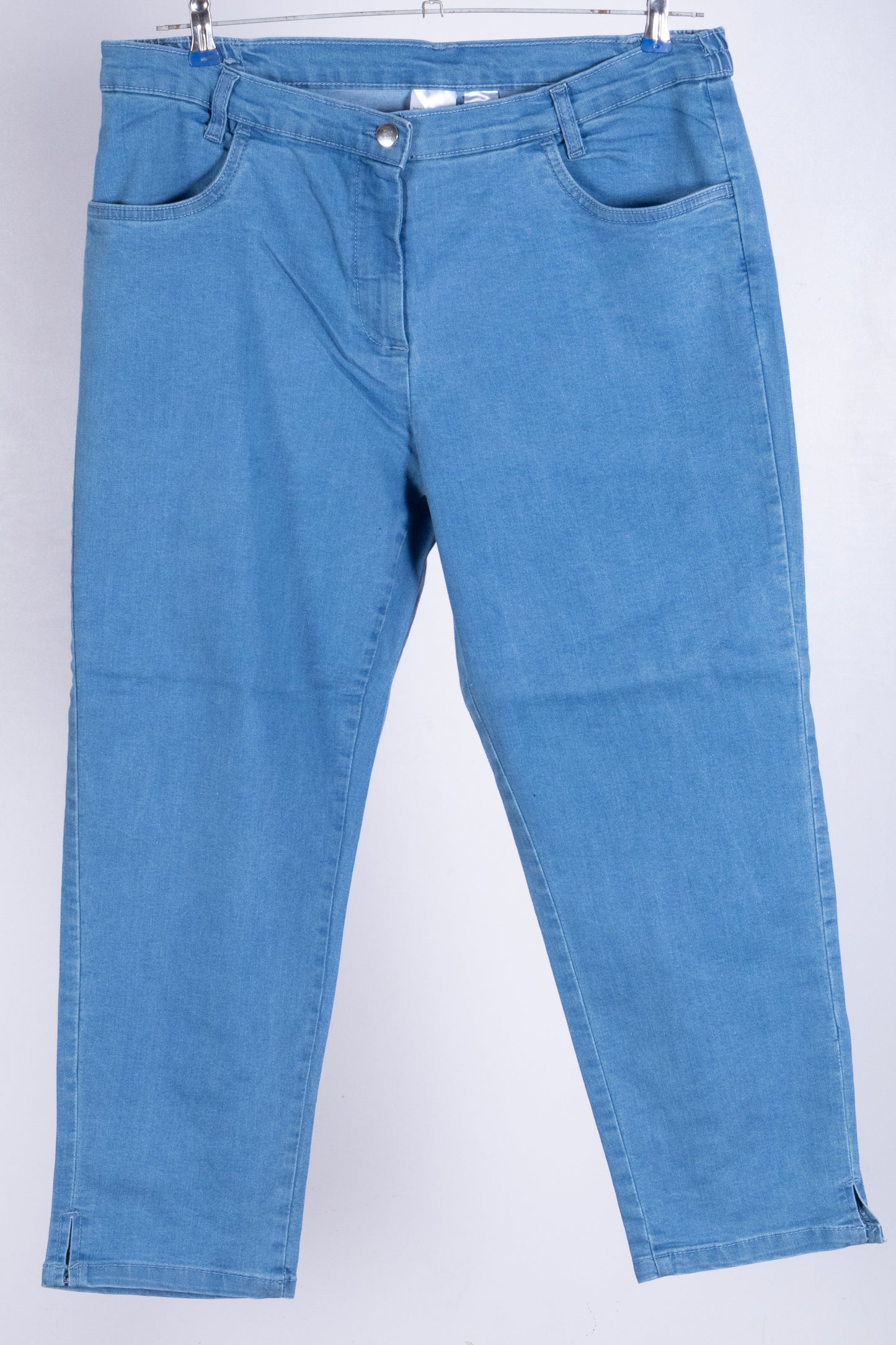 Women's Light Blue Stretch Denim Capri Pants