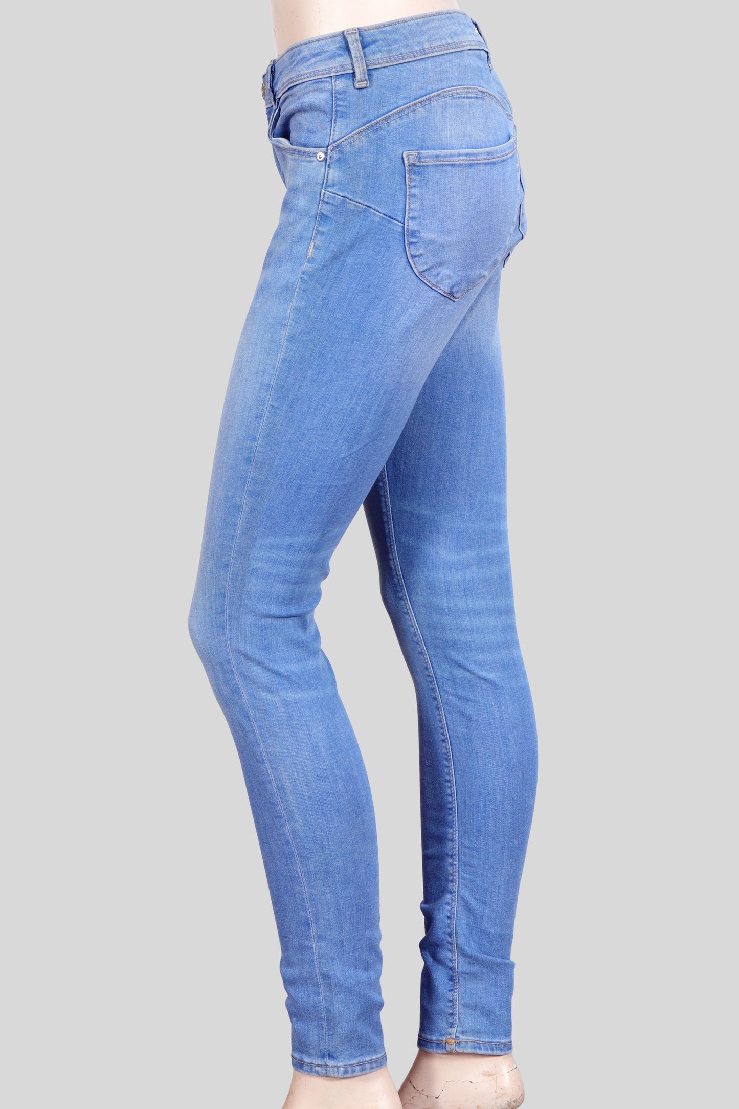 Sculpt & Lift Ultra-Slim Skinny Jeans in Light Wash