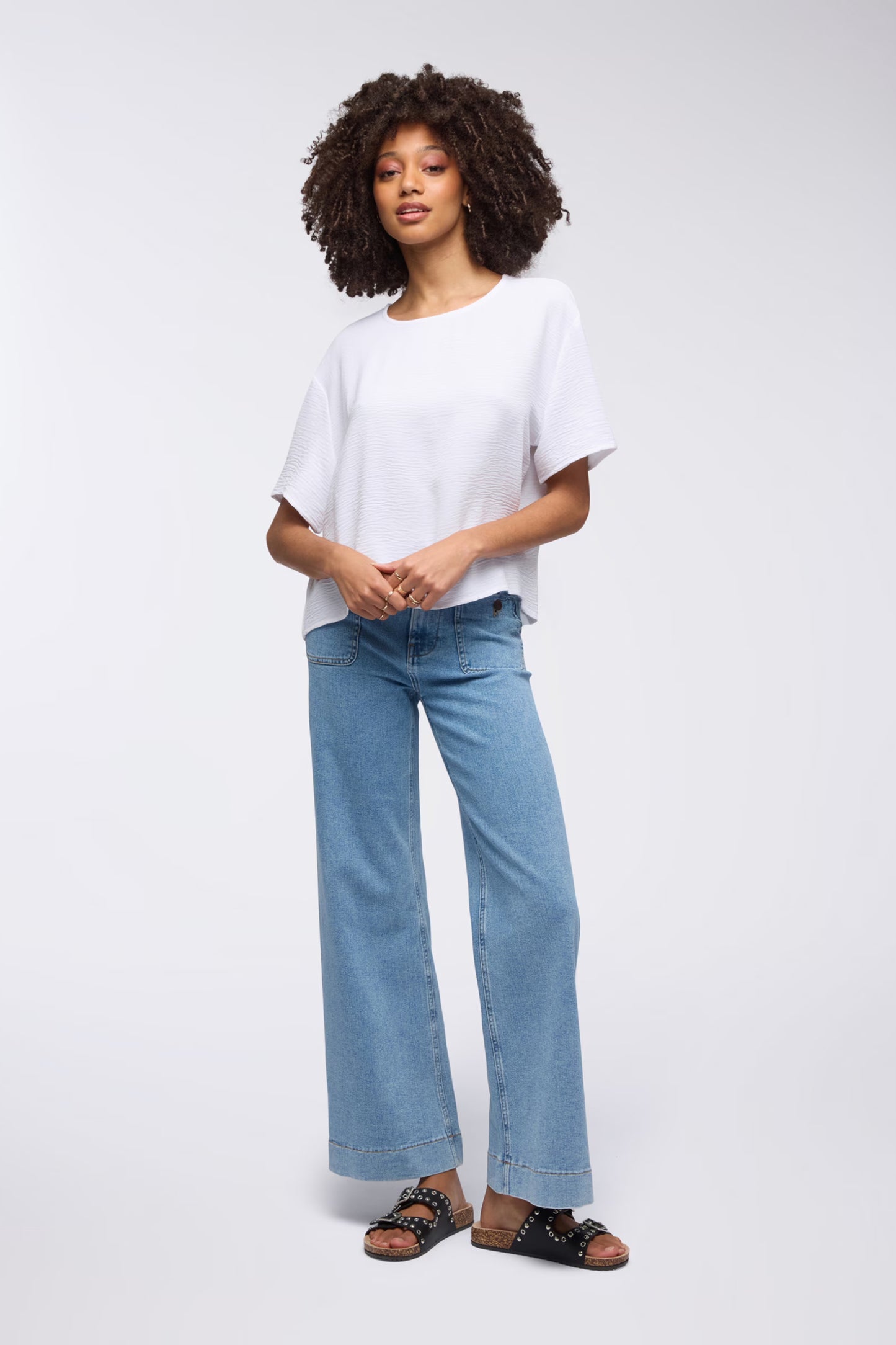 Wide leg jeans with patch pockets Middle blue denim