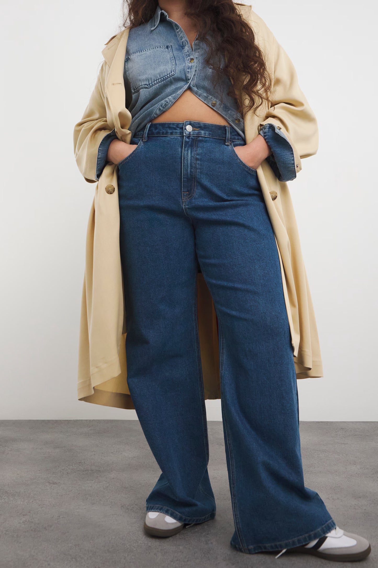 Mid Wash 00s Wide Leg Jean