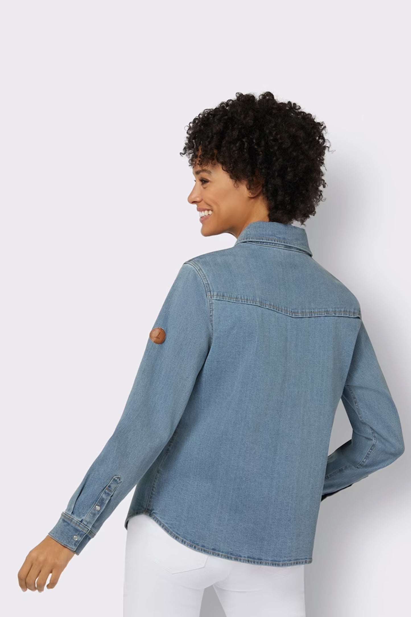 Shirt blouse with decorative seams