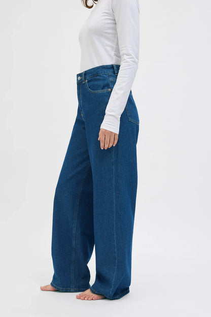 Curvy High Rise Wide Leg Jeans