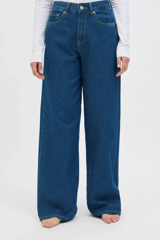 Curvy High Rise Wide Leg Jeans