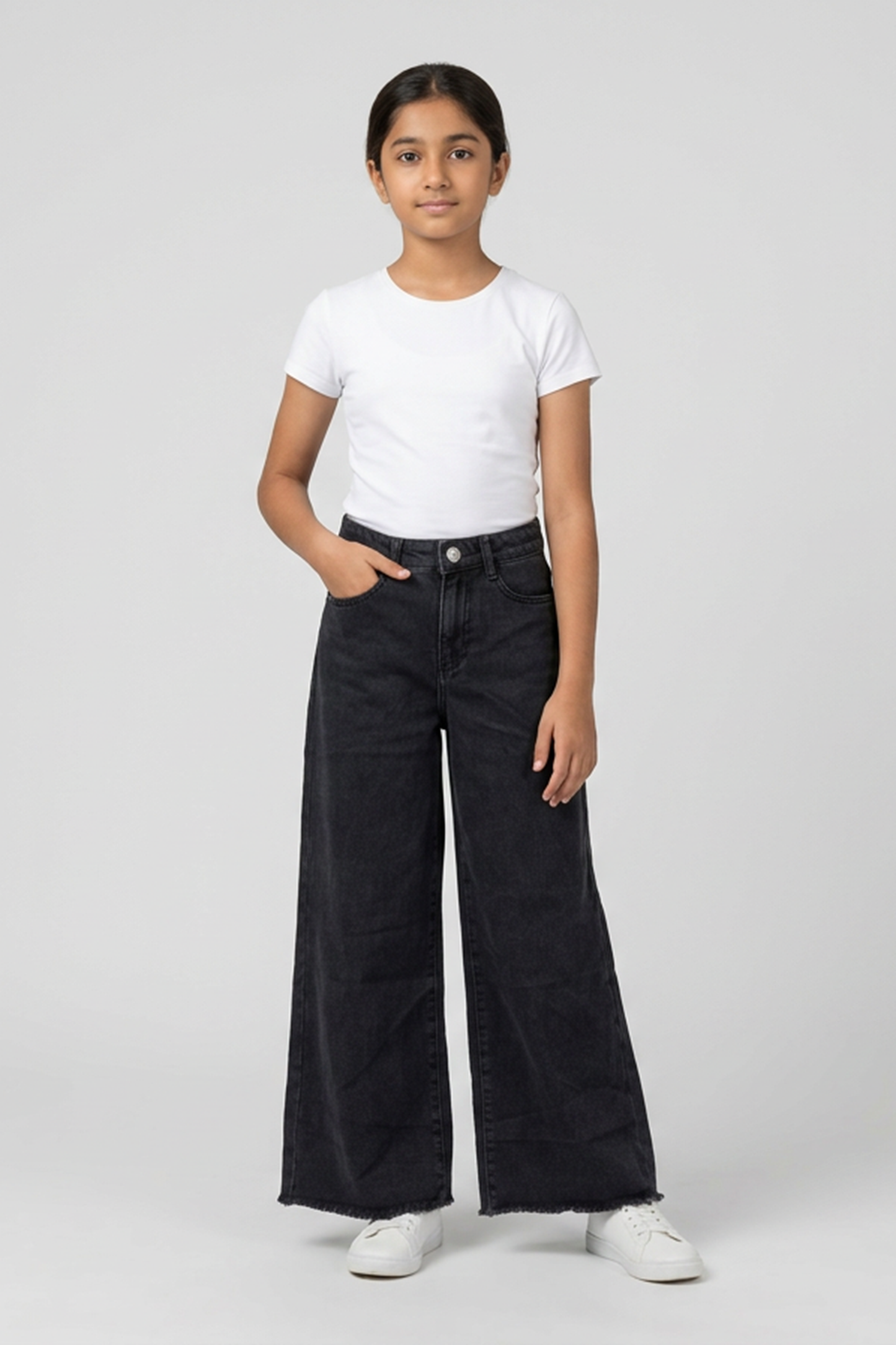 High-Rise Wide-Leg Raw Hem Jeans – Washed Black