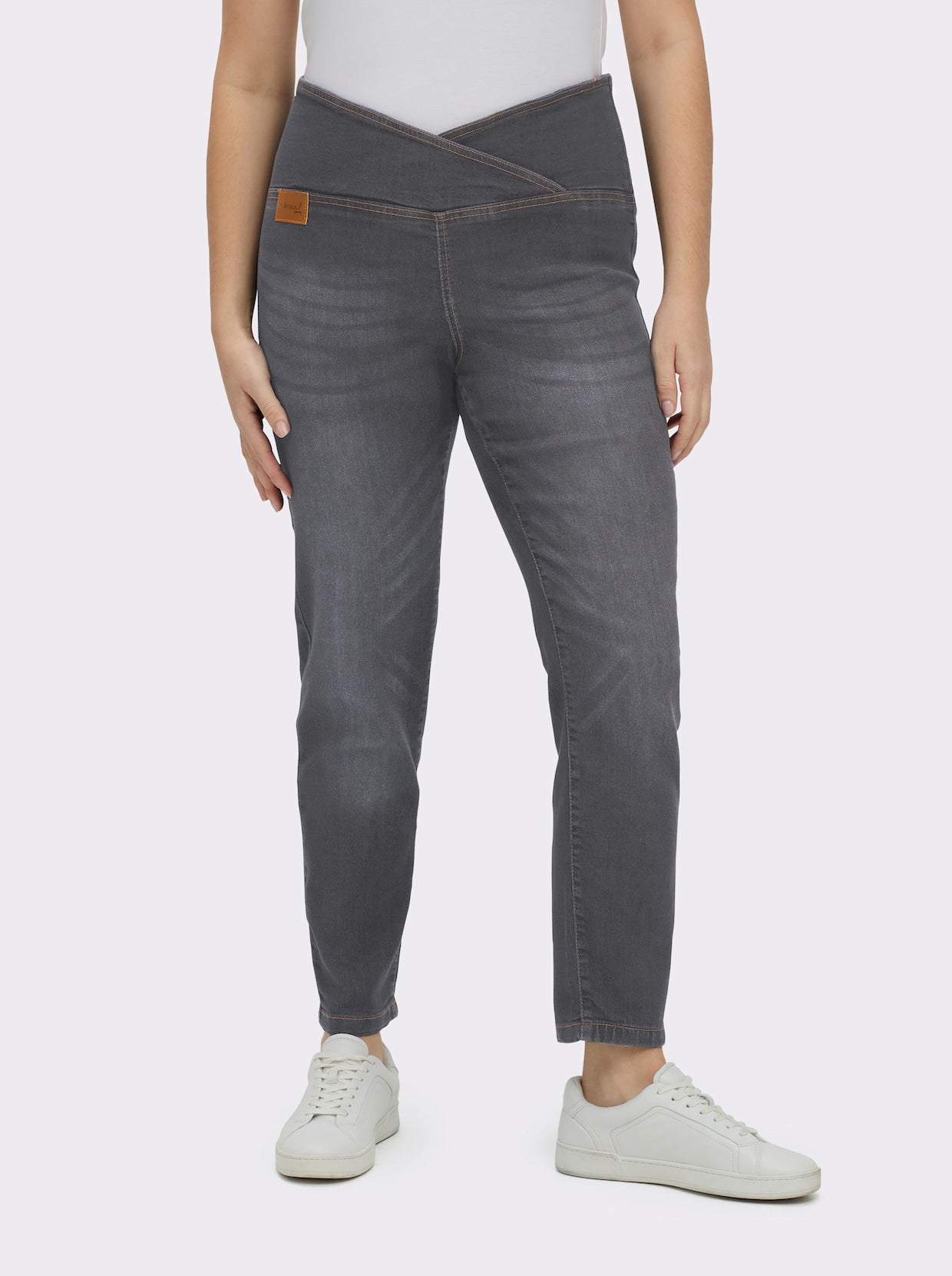 Stretchable jeggings with overlapping waist band